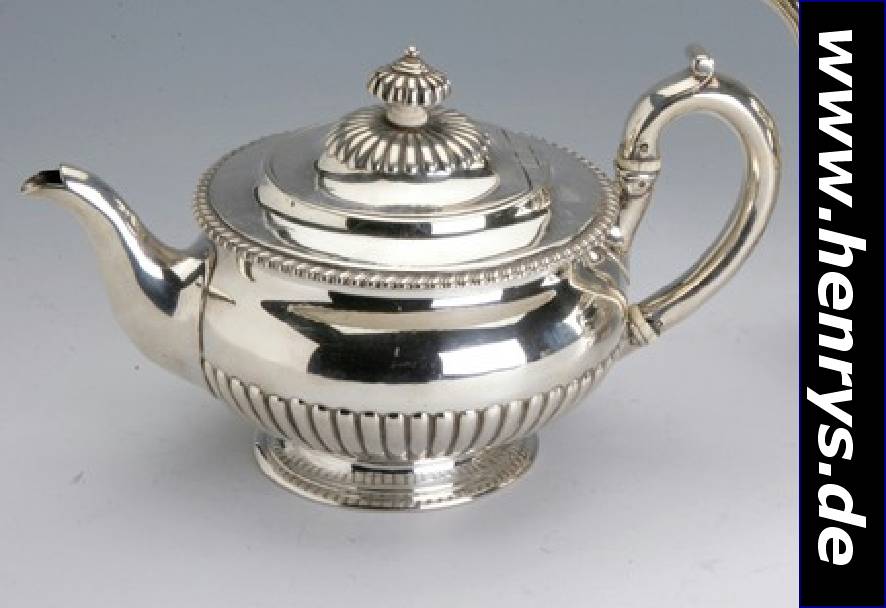 Teekanne aus Adelsbesitz, London 1836, 925er Silber, Meistermarke R.+ S. Garrards, Panton Street, London, namhafter Silberschmiedvon Weltruf, ...