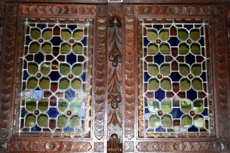 Detail a: Vielzweckschrank, Belgien/Nordfrankreich, um 1870/80, Eiche massiv, komplett auf Rahmen gearbeitet, Stilelemente der Renaissance und des Frühbarock, ...