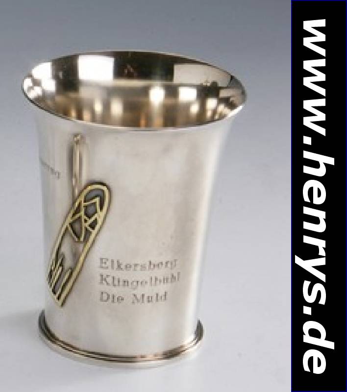 Becher, Dänemark, Kopenhagen, GEORG JENSEN, nach 1950, 925er Silber, Entwurf Harald Nielsen, Modell Nr. 671, aufgelegtes vergoldetes Emblem mit ...