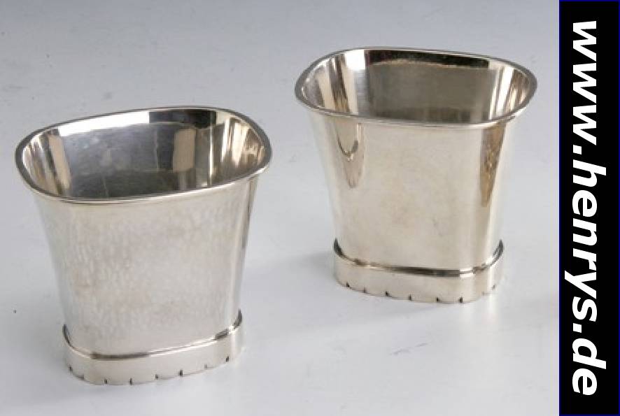 Becherpaar, Dänemark, Kolding 1952/53, 925er Silber, strenge Form, Meistermarke Hans Hansen, massive Ausführung, zus. ca. 190 g, H ca. 6 cm