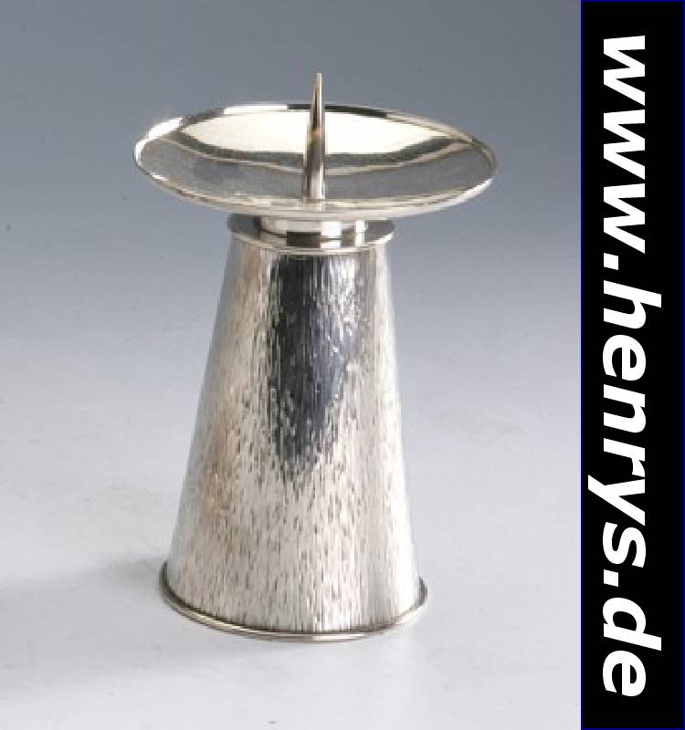Kerzenleuchter, deutsch, Bielefeld um 1955/60, 835er Silber, Meistermarke G. Hahn, Wandungdurch senkrechte Strichkombinationen belebt, konisch ...
