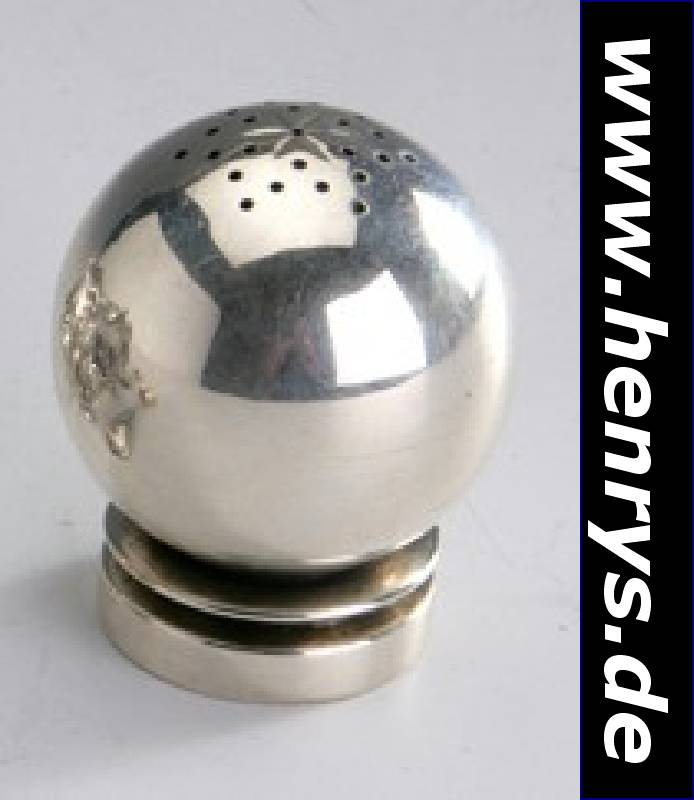 Salzstreuer in Form einer Kugel, GEORG JENSEN, Entwurf Harald Nielsen, Kopenhagen, 925er Silber, sternförm. Verzierung, Modell 632, H ca. 4.5 cm