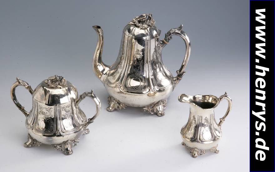 3-teil. Kaffeeservice, Metall versilbert, um 1860, Meistermarke Shaw & Fisher, Sheffield, reich graviert, vegetabile voll- plastische ...