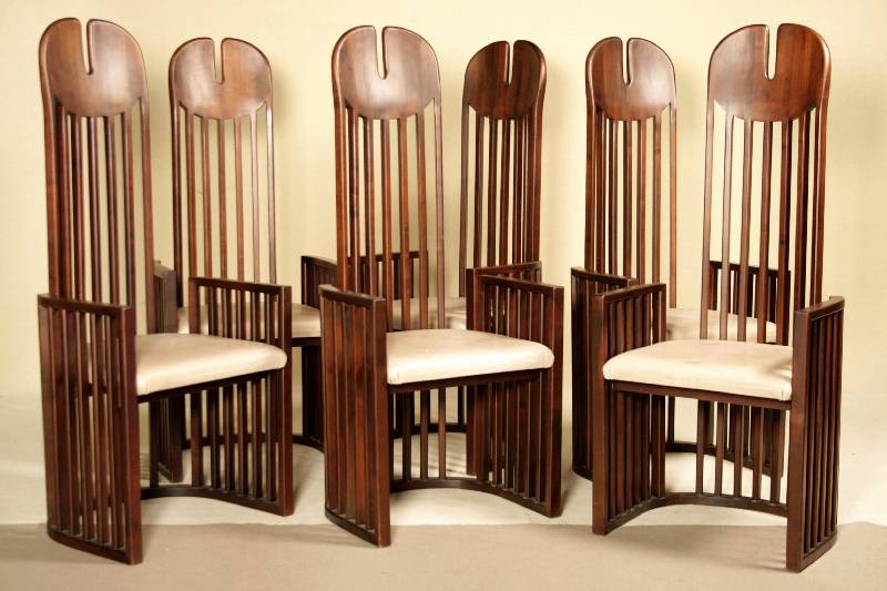 6 Hochlehnstühle, nach englischem Vorbild von Macintosh, Tropenholz auf Palisander gebeizt, raffiniert Verleimung und Versprossung, elegantes Design ...