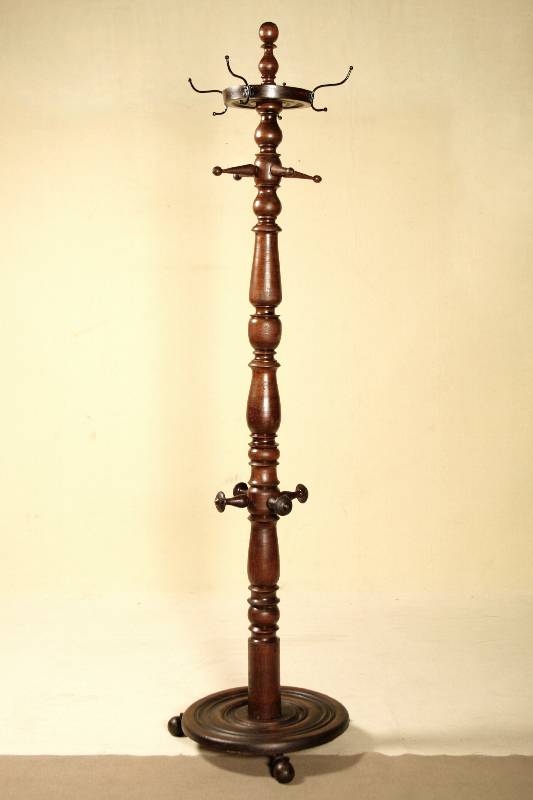 Garderobenständer, deutsch, um 1890/1900, Buche massiv, reine Drechselarbeit, vielfach gegliedert, Gebrauchssp., alt belassen, min. schwundrissig, ...