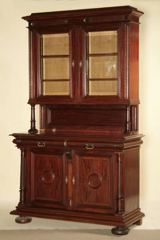 Vielzweckschrank, Holland, um 1900, Korpus Eiche massiv, Mahagonifurnier bzw. freistehende Säulen Mahagoni massiv, zurückhaltende Drechselarbeit, ...