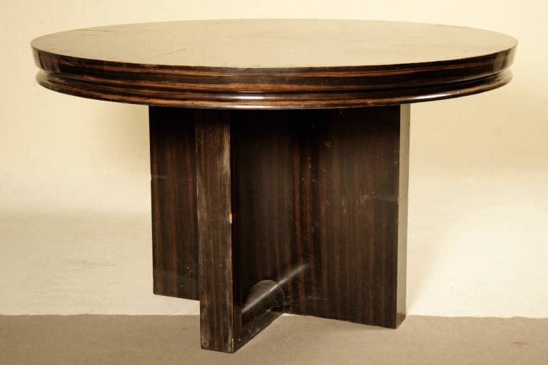 Detail a: Ausziehtisch, Frankreich, um 1935, reines ArtDeco, Korpus Hartholz, Makasarfurnier von hoher Qualität gespiegelt verlegt, Fußteil wuchtig, ...