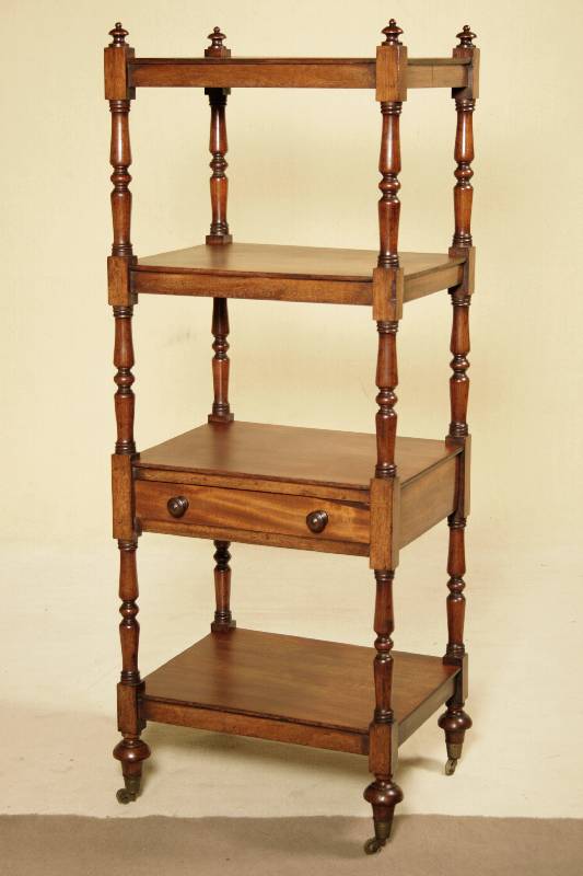 Etagere, norddeutsch/England, um 1900, Mahagoni massiv u. Makasar, Säulen in Drechselarbeit, vier Ablageebenen, integr. Schublade, mit ...
