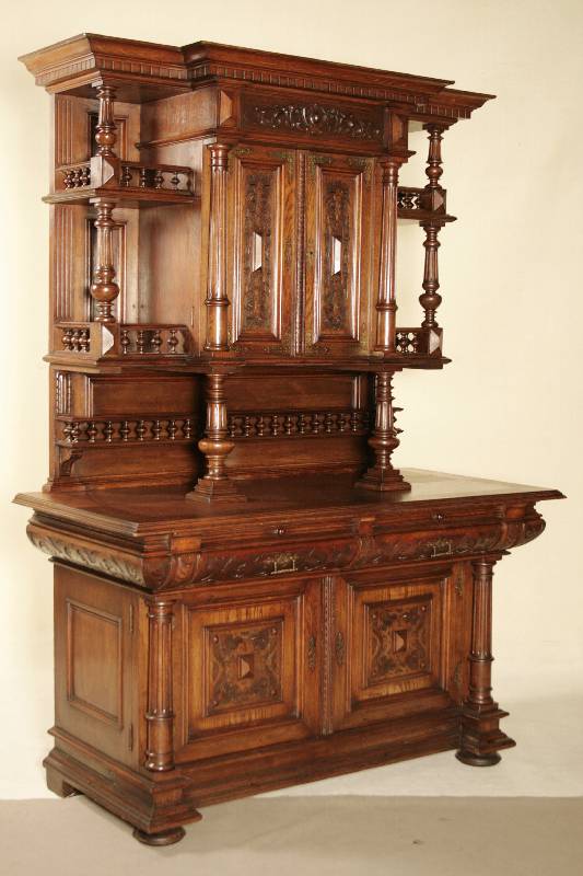 Aufsatzschrank, deutsch/wohl Gegend um Aachen, um 1870/80, Eiche massiv, Front komplett auf Rahmen gearbeitet, Klassizismus-, Renaissance- und ...