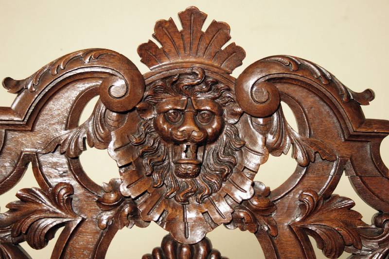 Detail a: Zierbank, wohl Niederlande/Belgien, um 1880/90, Eiche massiv, historizistisch mit Elementen des Barock und der Renaissance harmonisch verlaufend, ...