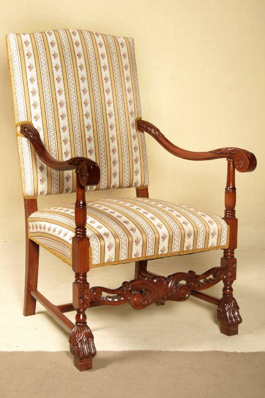 Barockstilstuhl, norddeutsch, um 1880/90, Buche massiv, auf Mahagoni gebeizt, Akanthusblattverz., Rocaillen, Front mit Drechselarbeiten u. ...
