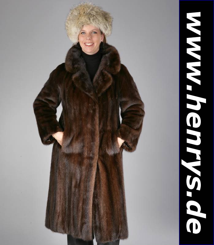 Dunkelbrauner Nerzmantel, Gr. ca. 38/40, Innenlabel: Norka Quality Mink USSR, inter- nationale Pelzmode Ladystyle, Rückenl. ca. 113 cm, dazu ...