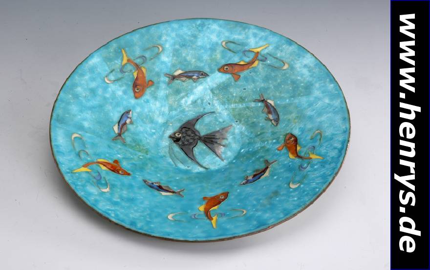 Cloisonne-Schale, deutsch um 1960, Kupfer mit Gegenemail, aufgelötete Silber- drähte, mit bunten transluziden Einschmelz- ungen, rhythm. ...