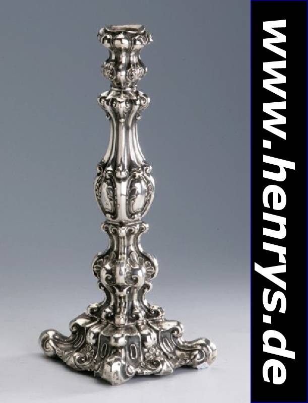 Großer Kerzenleuchter, Silber gepr., süddeutsch, um 1835/40, gefüllt, 2. Barock, 7-fach in sich reich gegliedert, Rocaillen- und Balusterform, ...