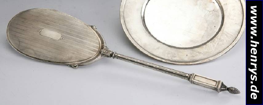 Handspiegel, deutsch um 1900, 925er Silber, reiner Klassizismus mit leichtem Barockein- schlag, guill., schöne schwere Qual., Monogr.-feld frei, ...