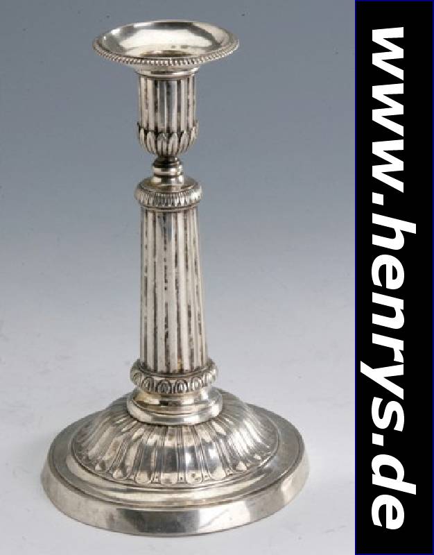 Kerzenleuchter, deutsch, Braunschweig um 1760/70 oder 1803/06, 13-lötig, reiner Klassizismus, aufsteigender Löwe, Jahresmarke E, Meistermarke ...