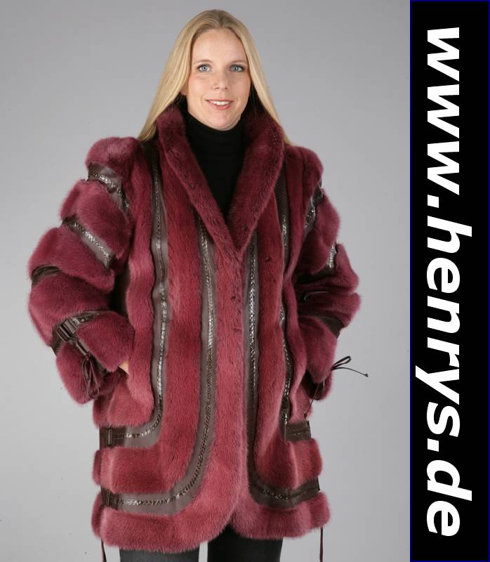 Nerzjacke mit Ledereinsätzen, Gr. ca. 40, brombeerfarb. Nerzstücke (gefärbt) mit braunenLedereinsätzen im Wechsel, 2 seitl. Einschubtaschen, ...