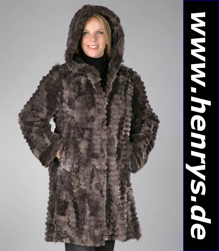 Geschorene Kaninchen-Kapuzenlongjacke, grau, Gr. ca. 40, blau gemustertes Innenfutter, Fell quer verarbeitet, 2 seitl. Einschubta- schen, Rückenl. ...