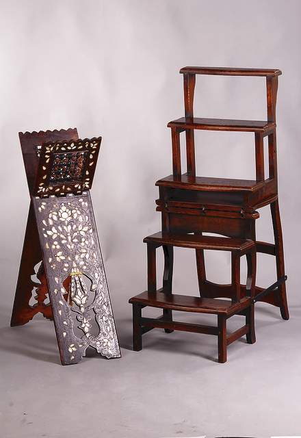 Bibliotheksleiter/Stuhl, um 1900-10, Eiche mass., 4 Stufen, klappbar zum Stuhl, H.ca.99cm, Sitzh.ca.50cm, l. Gebr.-sp.