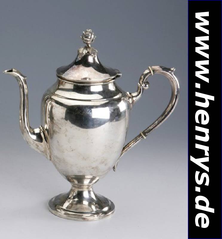 Kaffeekanne, Amerika, 925er Silber, massive Verarbeitung, Griff mit Dämmring, Deckel mit Scharnier und Deckelbekrönung in Form einer ...