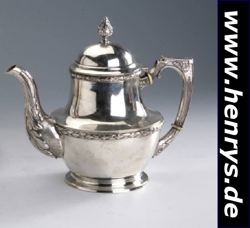 Teekanne, um 1920, Silber gepr., vegetabileDeckelbekrönung, umlaufender abstrakt floralerDekor, Griff mit Dämmringen, Deckel mit Scharnier, H. ca. ...