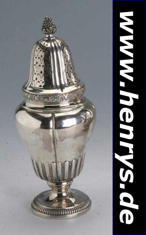 Zuckerstreuer, Frankreich, Paris um 1910, 950er Silber, Innenverg., Deckel geschraubt, Deckelbekrönung in Form einer Beere, Kordelrandverz., ...