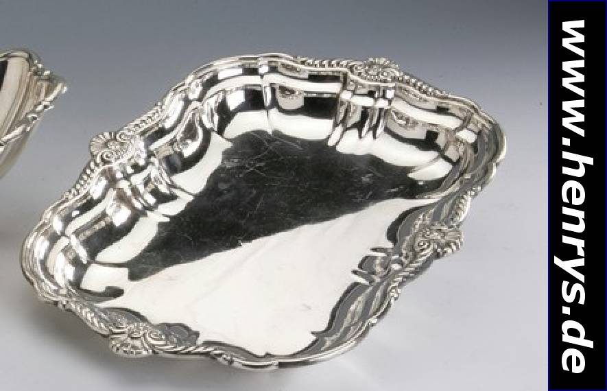 Anbietschale, Amerika, 925er Silber, barockisierende Form, Kordelverzierung, stilisierter Muscheldekor, ca. 4 x 33 x 35 cm,ca. 645 g