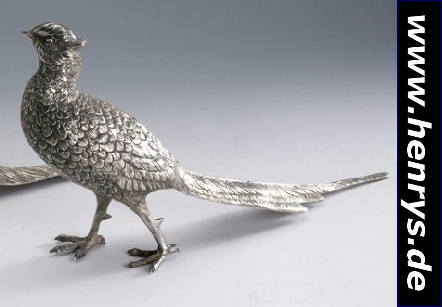 Tischdekoration in Form eines Rebhuhns, Mexiko, 925er Silber, schwere massive Ausf., naturalistische Darstellung, H ca. 19 cm, L. ca. 35 cm, ca. ...