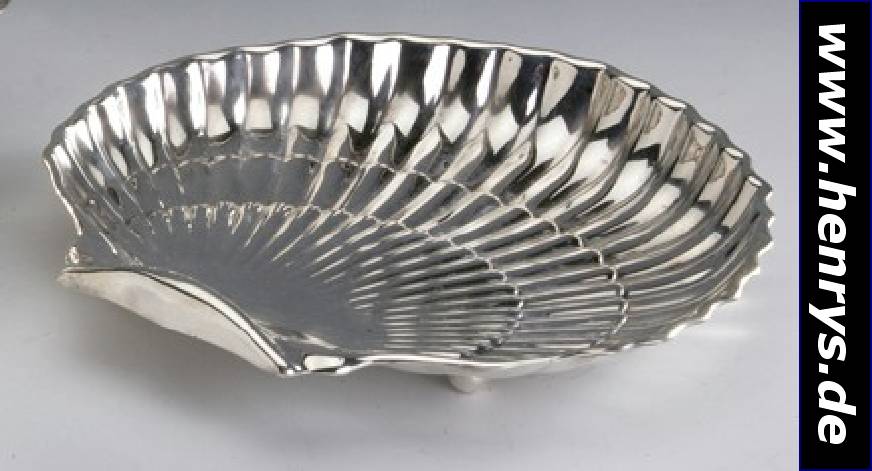 Anbietschale in Form einer Muschel, Amerika, Gorham, 925er Silber, 2 Kugelfüße, D. ca. 23 cm, ca. 475 g