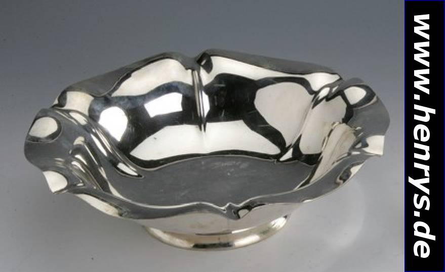 Anbietschale, Amerika, Reed & Barton, 925er Silber, Standring, Rand mehrfach gekniffen und gelappt, H. ca. 8 cm, D. ca. 31 cm, ca. 930 g