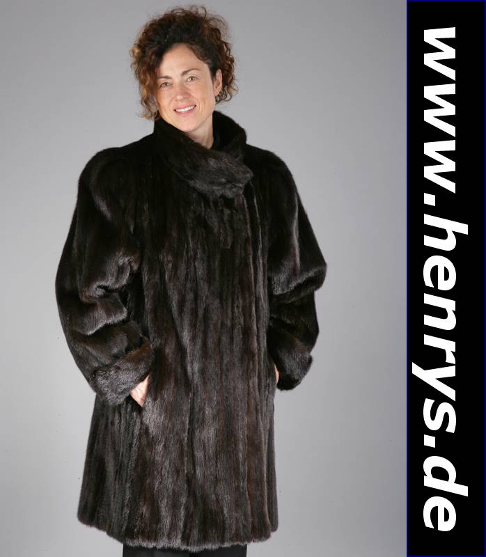 Dunkelbraune Nerz-Longjacke, Gr. ca. 42/44, Innenlabel: Weidemann, Jetblack Nerzfarm, schwarzes Innenfutter, 2 Einschubtaschen, Kragen, Ärmel ...