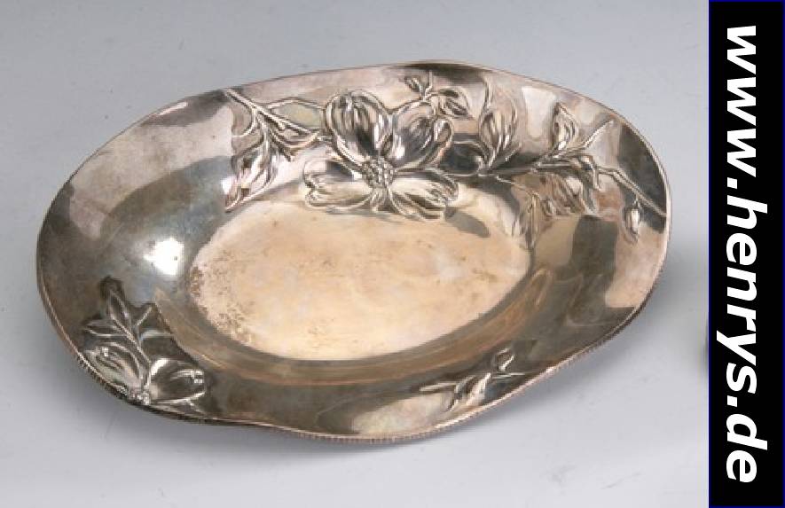 Anbietschale, Sterlingsilber, deutsch um 1900, reiner Jugendstil, für den ausländischen Markt gemacht, erhabener Buschwindröschen- dekor, Rand ...