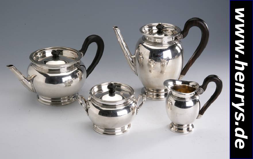 4-teil. Kaffee- und Teeservice, Frankreich um 1900, 950er Silber, Meistermarke Emile Puiforcat, einer der bekanntesten Silber- schmiede der ...