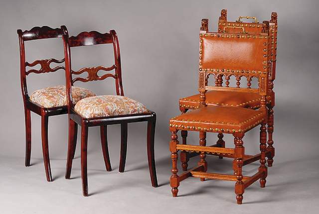 6er Satz Stühle, Frankreich, um 1880, Eiche massiv, Stuhlbeine als gedrechselte Säulen, Sitzfläche u. Rückenlehne in Kunstlederbezug, dieser ...