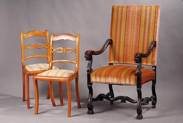 6 Spätbiedermeierstühle, deutsch, um 1870/80, Nußbaumfurnier, allseitig geschweift, teilrest., Bezüge u. Polsterung neu, zeitlos elegant, ...