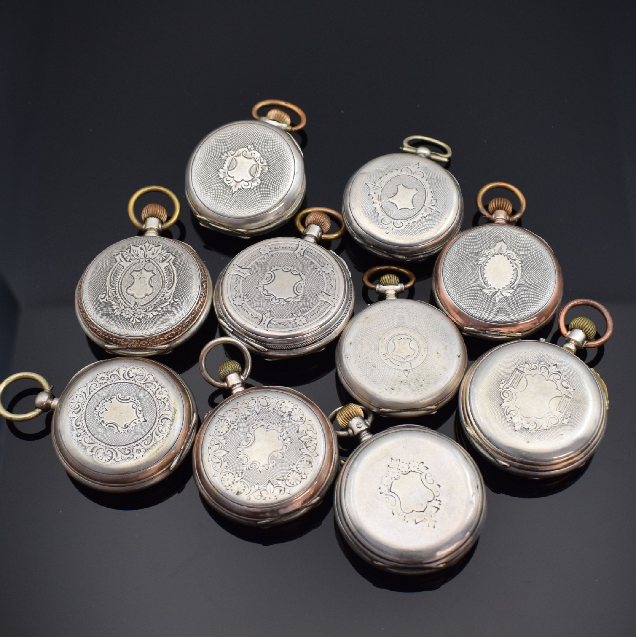 Detail a: Konvolut: 10 Taschenuhren, Schweiz um 1870- 1890, alle Silbergeh. u. Emailblätter (meist besch.), Zylinder- & Ankerwerke, darunter 1x Longines, ...