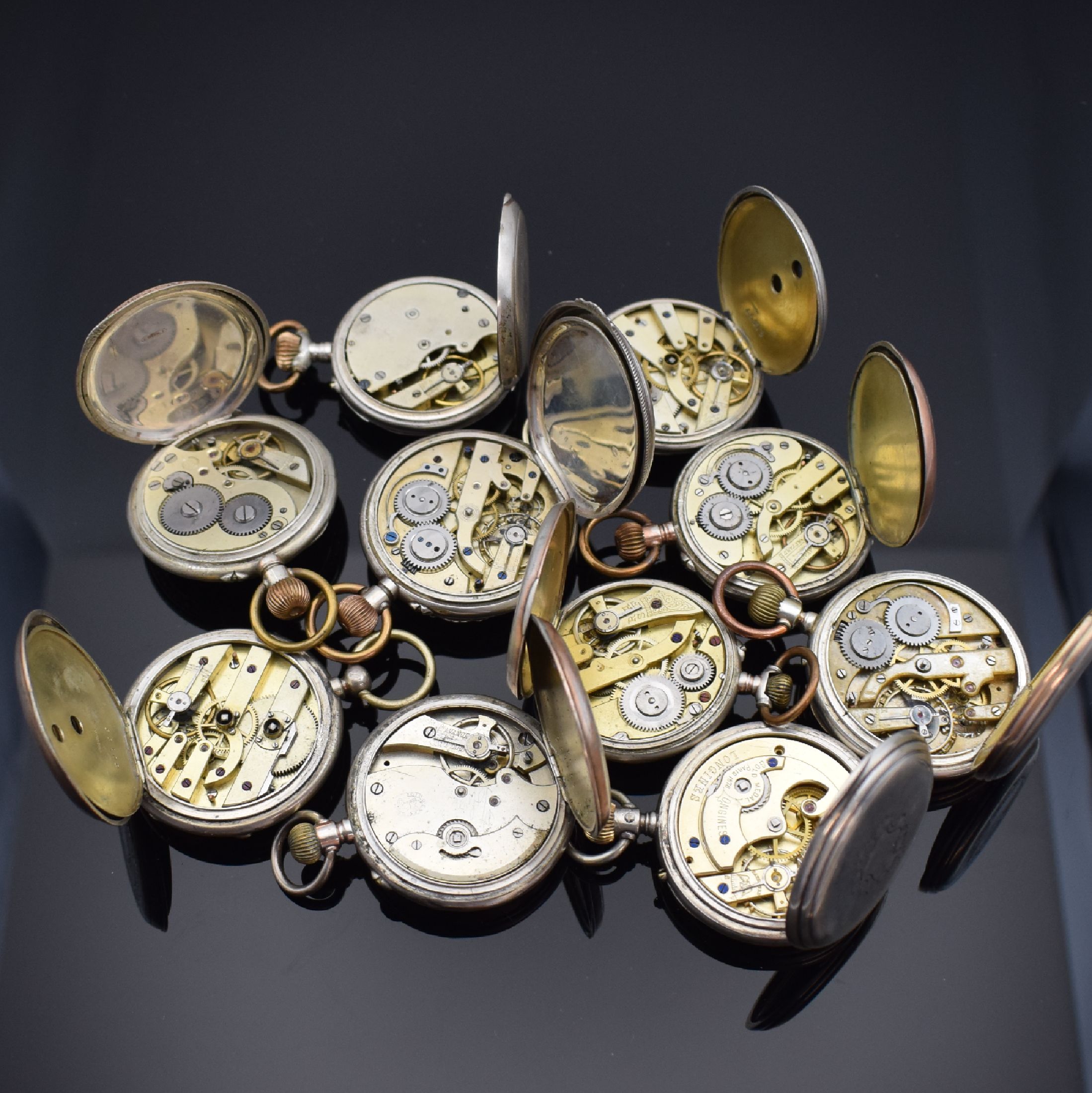 Detail b: Konvolut: 10 Taschenuhren, Schweiz um 1870- 1890, alle Silbergeh. u. Emailblätter (meist besch.), Zylinder- & Ankerwerke, darunter 1x Longines, ...