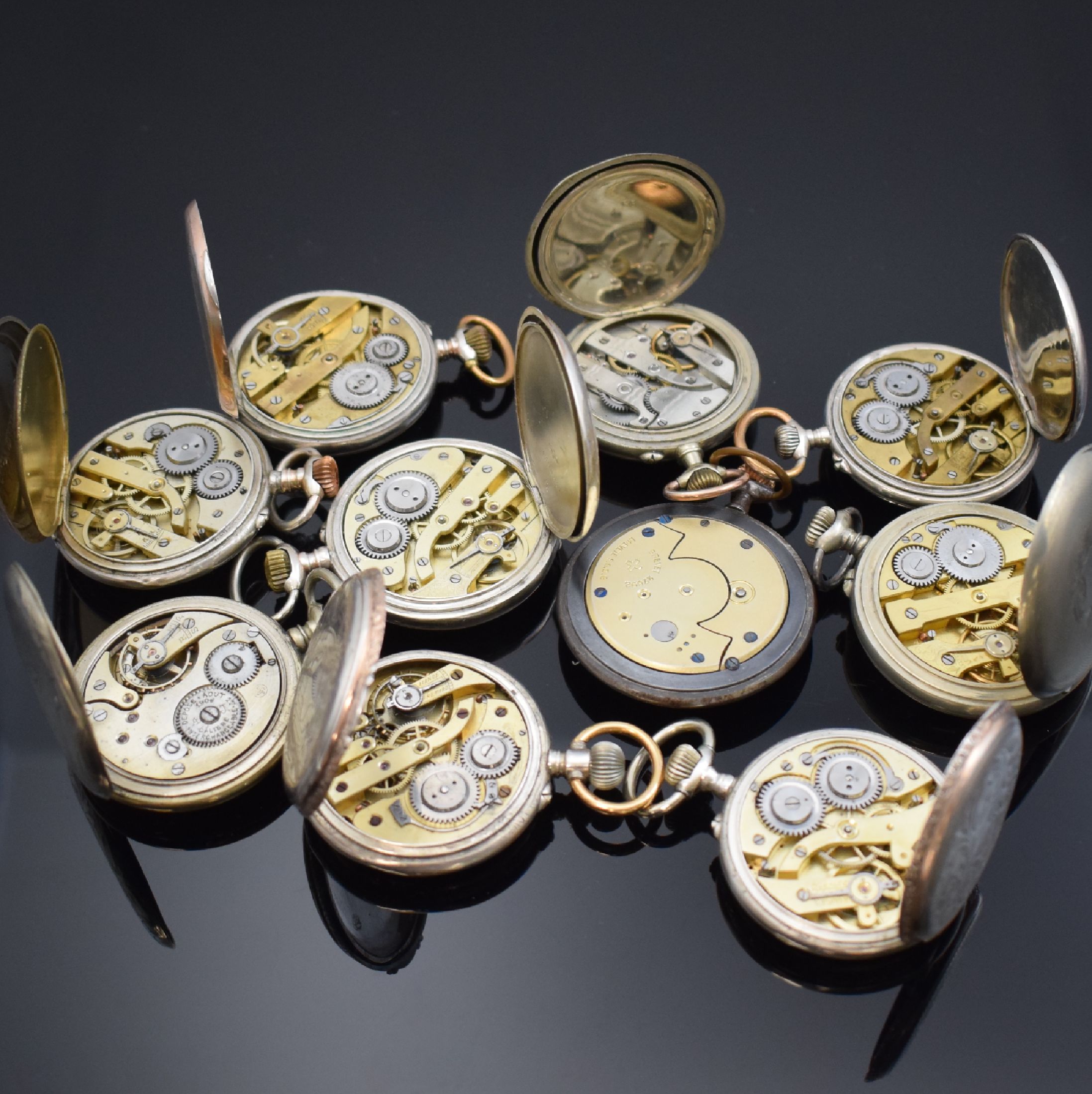 Detail e: Konvolut: 10 Taschenuhren, Schweiz um 1890- 1900, Silber- und Metallgehäuse, Emailblätter (riss.), Anker- und Zylinderwerke, verschiedene Designs, ...