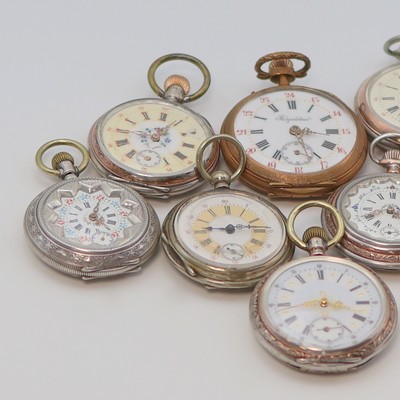 23449896a - Konvolut: 10 Taschenuhren, Schweiz um 1890, meist Silbergehäuse, Emailblätter (riss.) ...