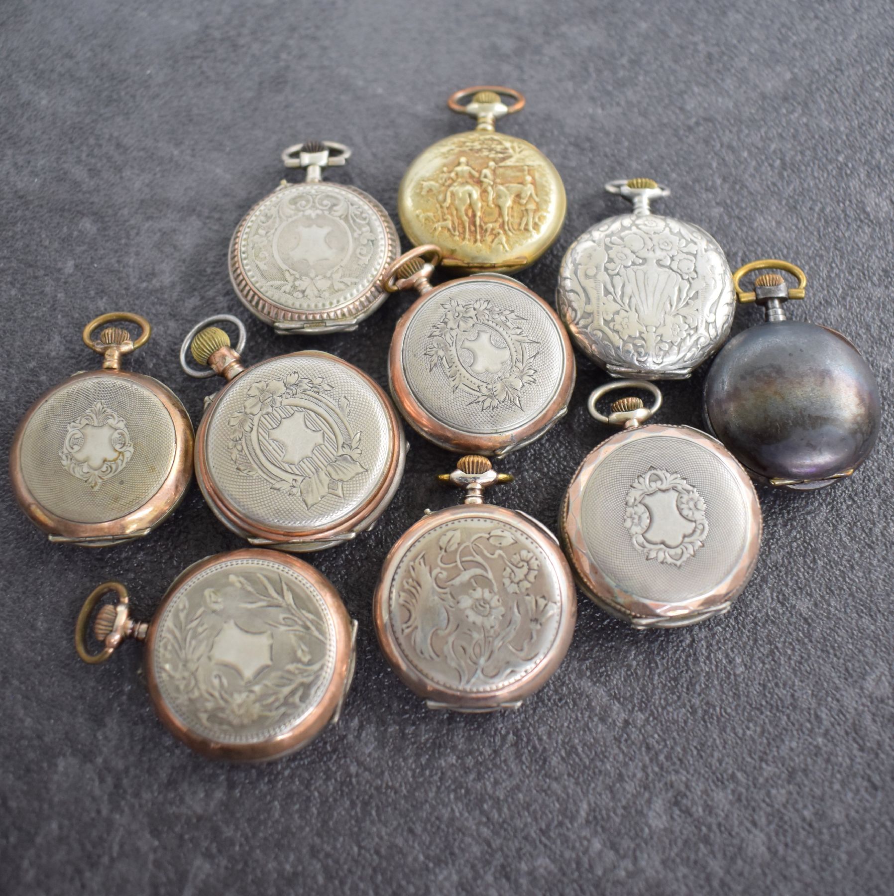 Detail b: Konvolut: 10 Taschenuhren, Schweiz um 1890, Damenausführung, Silber- & Metallgeh., Email- blätter (riss.), meist Zylinderhemmung, haupt-sächl. ...