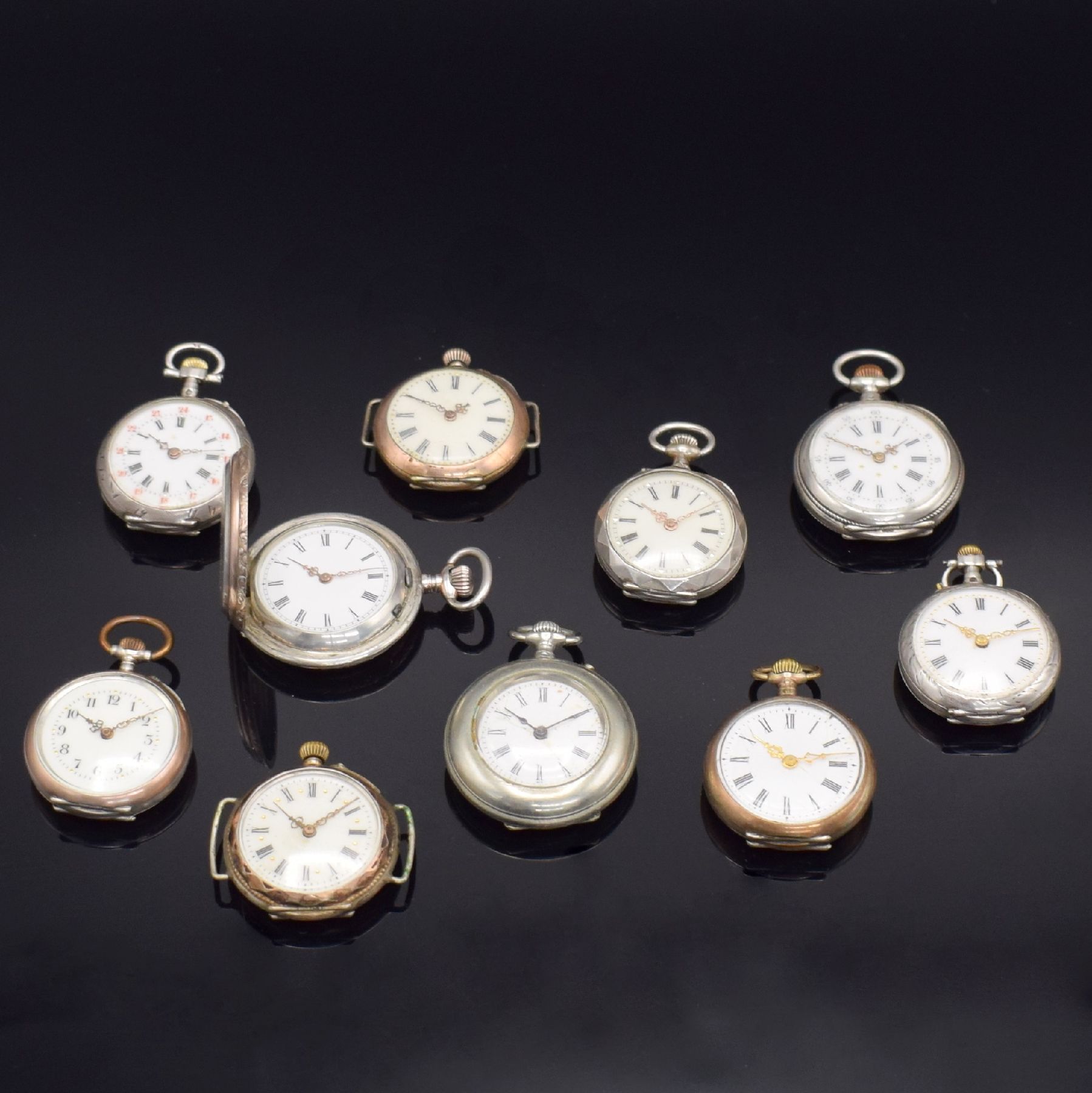 Konvolut: 10 Damentaschenuhren, Schweiz um 1890, alle Zylinderwerke, meist Silbergehäuse, Emailblätter (riss.), 2x zur Armbanduhr um- gebaut, meist ...