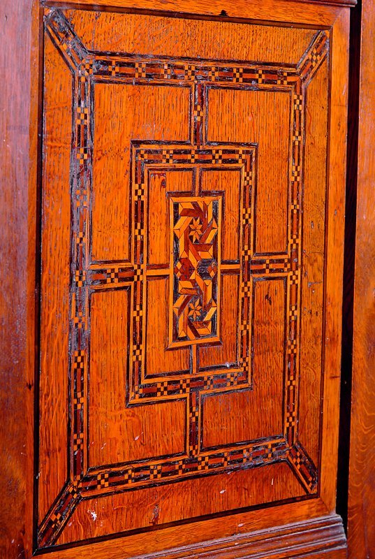 Detail b: Sakristeischrank,Niederrhein/Köln, in der Art der Kölner Überbauschränke, dat. 1622, Frontal ausgerichtet, Unterteil zweitürig mit integr. ...