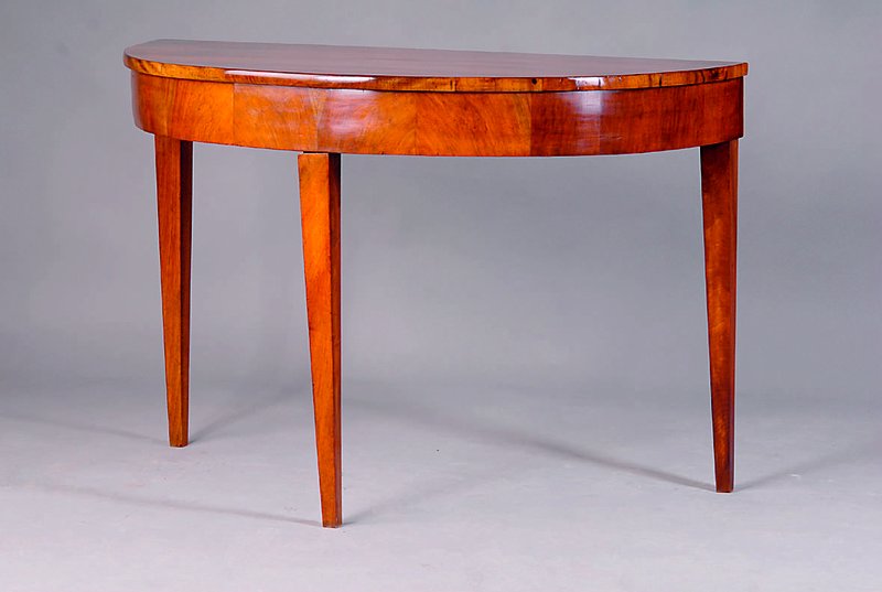 Konsolentisch, Biedermeier, um 1830, Zarge Wurzelnußfurnier, z.T. Nußbaum massiv, gepiegelt verlegt, urspr. Klapptisch, rest, wohnfertig, ca. 68 x ...