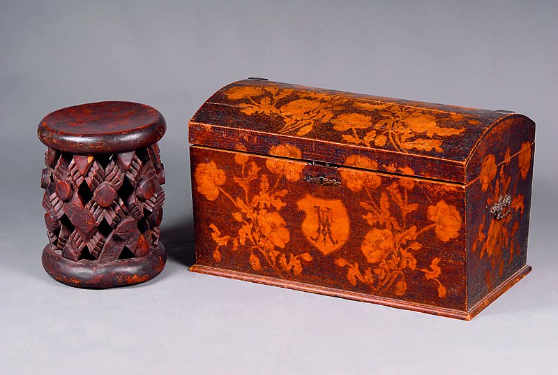Hocker, Kamerun, Bamileke, 1940-50, Kreuzblüten aus dem Block gehauen, gewachsene Patina, für hohe Würdenträger, in der Literatur abgebildet, ...