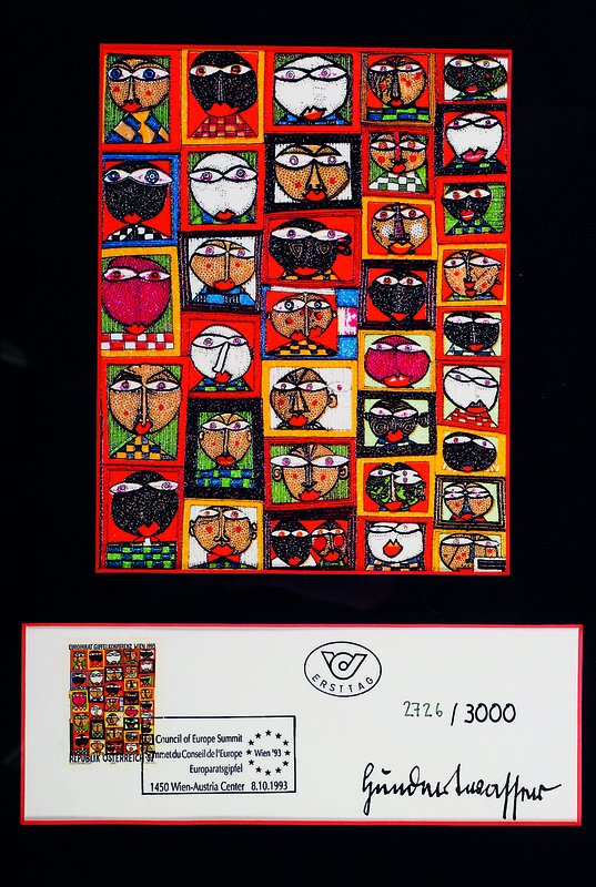 Hundertwasser, Friedensreich, 1928-2000, Europaratsgipfel 1993 Wien, Farboffset und Briefmarke, handsigniert und num. 2726/3000, u.Gl., R.