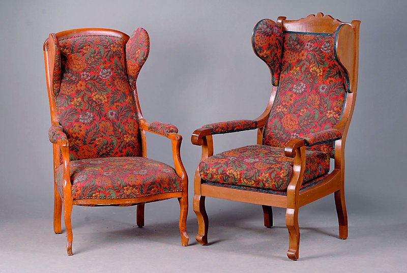 Stuhlsessel, deutsch, um 1870/80, Kirschbaum mass., i.d.60er J.stärker rest. u. neu gepolstert/gefasst, geschweift, Rückenteil stiltyp.geschweift, ...