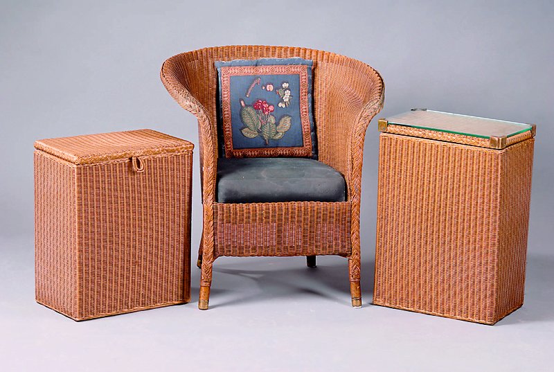 Set, Lloyd Loom London, 50er Jahre, bestehend aus Sessel, Bestelltisch mit Glasplatte und eckigem Korb, dichtes feines Korbgeflecht, urspr. für ...
