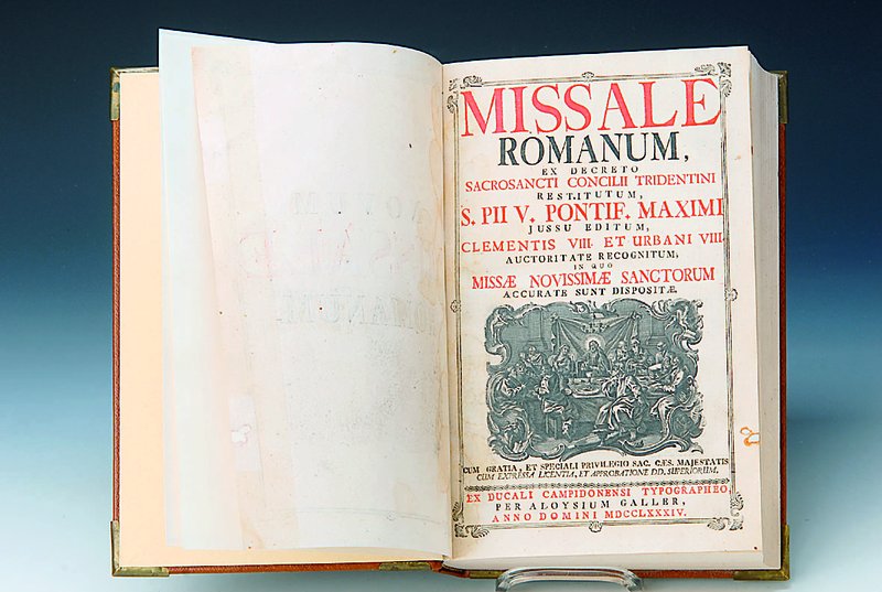 Novum Missale Romanum, Aloys Galler Kempten, 1784, 542 Seiten und Anhang und Register, zweifarbiger Druck mit Holzstichinitialen, restauriert (vor ...