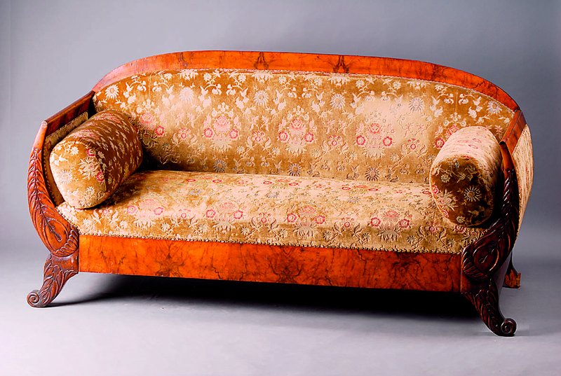 Couch, deutsch, Frankfurt, um 1820/30, WH/Nußbaumfurnier, aufges. Akanthusblattverz., Bezug um 1970, stehender Mohair beige, bunt gemustert, ...