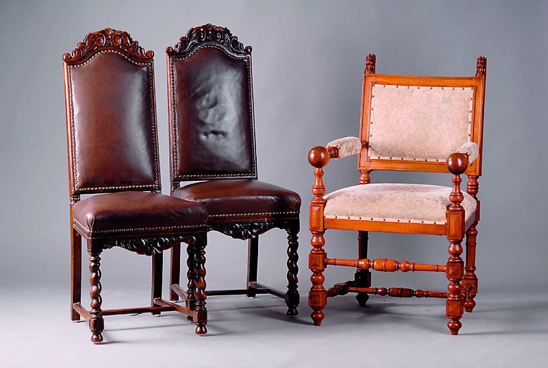 Barockstilstuhl, nach dem Vorbild v. 1720, hier um 1890, reiche Drechselarbeit, Lehnen m. Löwenfratzen, Bezug 60er Jahre, Nagelverz.,Gebr.-Sp., ca. ...